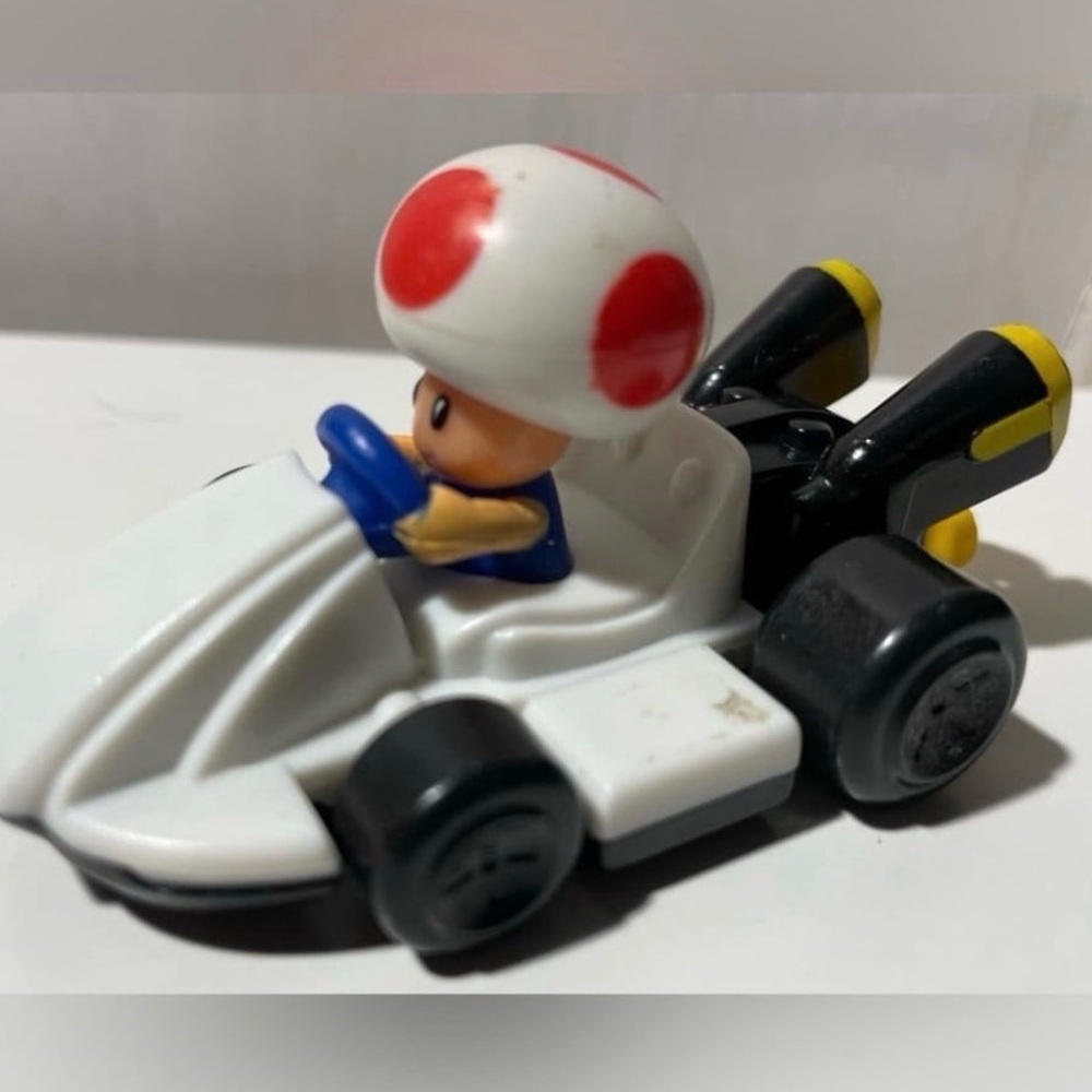 Super MARIO KART Toad NINTENDO 2014 McDonald's MUSHROOM CAR RACER Happy Meal Toy
